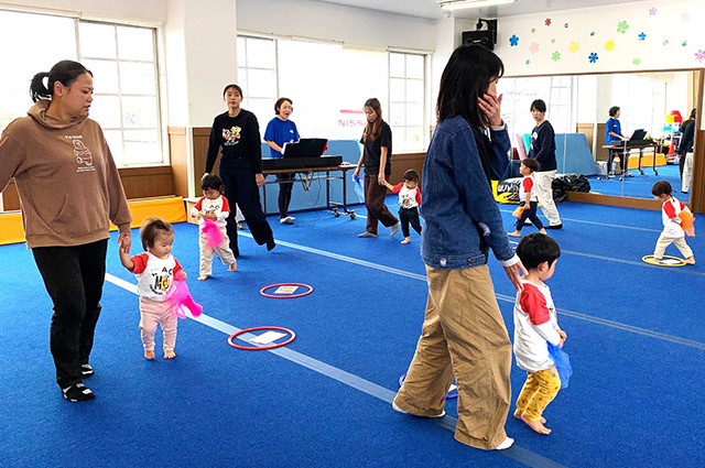 親子リトミック | マックスポーツ藤沢（神奈川県藤沢市）｜スイミングスクール　体操教室　総合スポーツクラブ　空手　チアダンス